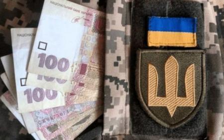 Чи отримають родичі військових, які добровільно здалися в полон, виплати? Відповідь від ТЦК.